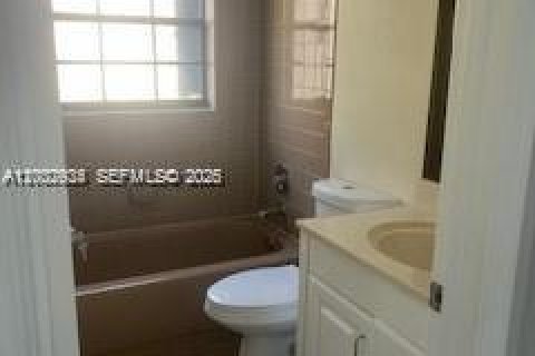 Снять в аренду кондоминиум в Санрайз, Флорида 2 спальни, 85.93м2, № 2066434 - фото 11