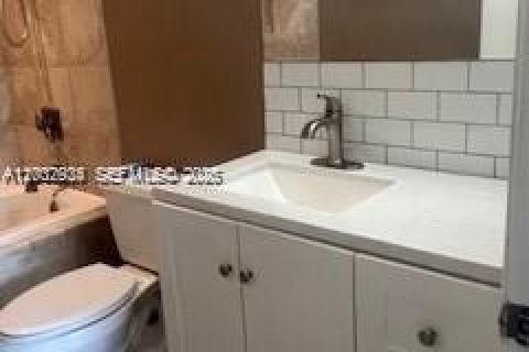 Снять в аренду кондоминиум в Санрайз, Флорида 2 спальни, 85.93м2, № 2066434 - фото 19