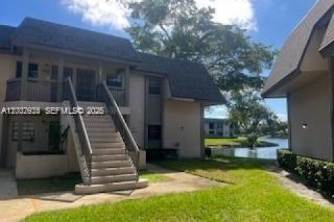 Кондоминиум с 2 спальнями в Санрайз, Флорида № 2066434