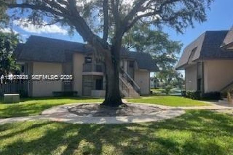 Снять в аренду кондоминиум в Санрайз, Флорида 2 спальни, 85.93м2, № 2066434 - фото 2