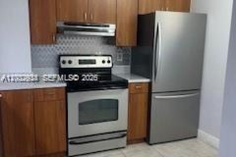 Снять в аренду кондоминиум в Санрайз, Флорида 2 спальни, 85.93м2, № 2066434 - фото 6