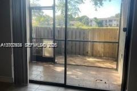 Снять в аренду кондоминиум в Санрайз, Флорида 2 спальни, 85.93м2, № 2066434 - фото 20