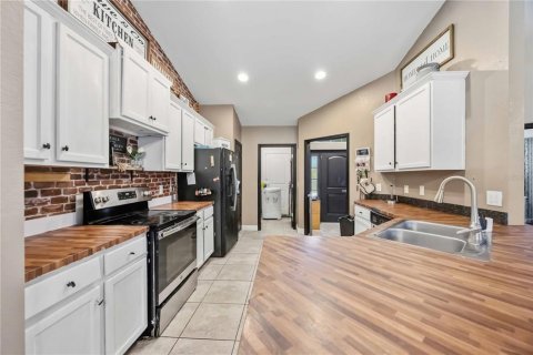 Villa ou maison à vendre à Port Charlotte, Floride: 4 chambres, 163.69 m2 № 2414069 - photo 5