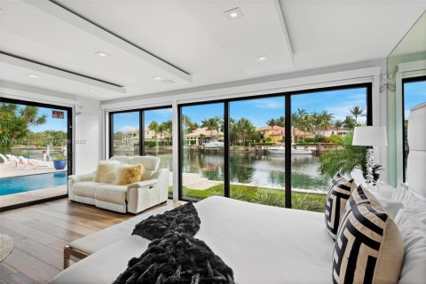 House in Hollywood, Florida 5 bedrooms, 337.89 sq.m. № 1716143 - photo 17