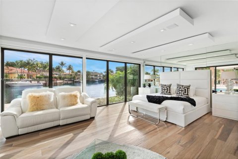 House in Hollywood, Florida 5 bedrooms, 337.89 sq.m. № 1716143 - photo 15