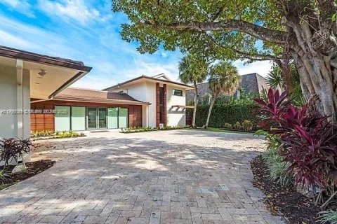 House in Hollywood, Florida 5 bedrooms, 337.89 sq.m. № 1716143 - photo 6