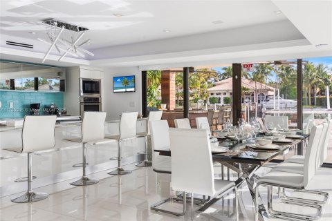 House in Hollywood, Florida 5 bedrooms, 337.89 sq.m. № 1716143 - photo 25