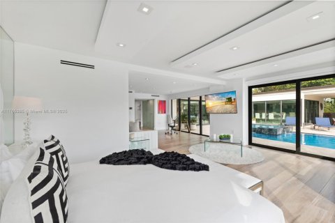 House in Hollywood, Florida 5 bedrooms, 337.89 sq.m. № 1716143 - photo 16
