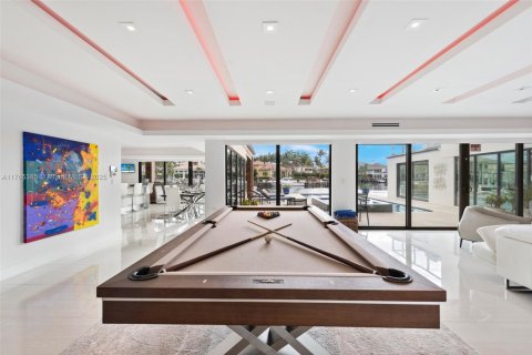 House in Hollywood, Florida 5 bedrooms, 337.89 sq.m. № 1716143 - photo 11