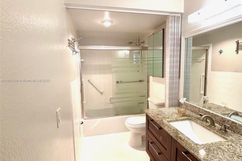 Condo in Hallandale Beach, Florida, 1 bedroom  № 1892815 - photo 21