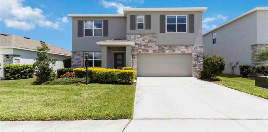 House in Bradenton, Florida 5 bedrooms, 248.42 sq.m. № 1789284