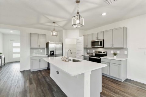 House in Bradenton, Florida 5 bedrooms, 248.42 sq.m. № 1789284 - photo 6