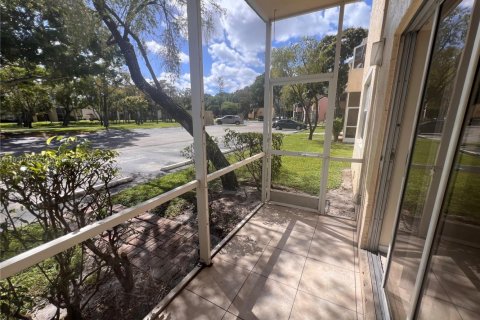 Condominio en alquiler en Deerfield Beach, Florida, 3 dormitorios, 90.49 m2 № 1951981 - foto 14