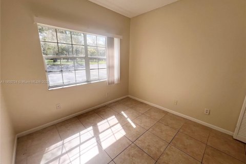 Condominio en alquiler en Deerfield Beach, Florida, 3 dormitorios, 90.49 m2 № 1951981 - foto 7