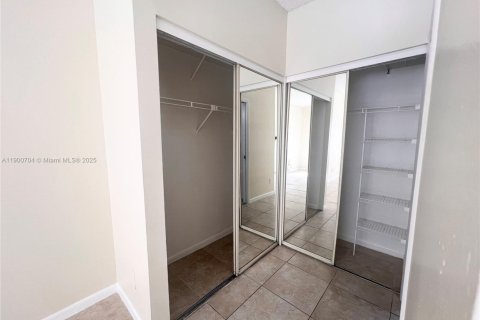 Condominio en alquiler en Deerfield Beach, Florida, 3 dormitorios, 90.49 m2 № 1951981 - foto 12