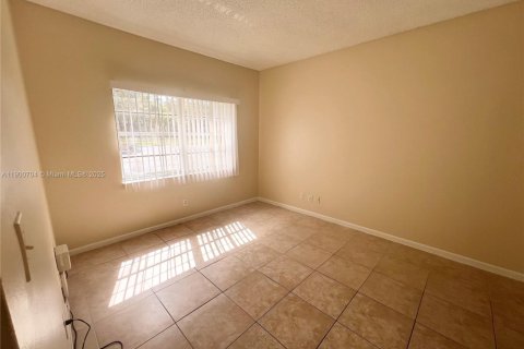 Condominio en alquiler en Deerfield Beach, Florida, 3 dormitorios, 90.49 m2 № 1951981 - foto 10