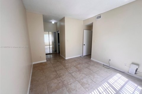 Condominio en alquiler en Deerfield Beach, Florida, 3 dormitorios, 90.49 m2 № 1951981 - foto 11