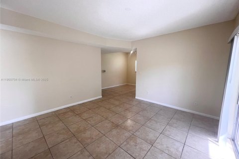 Condominio en alquiler en Deerfield Beach, Florida, 3 dormitorios, 90.49 m2 № 1951981 - foto 4