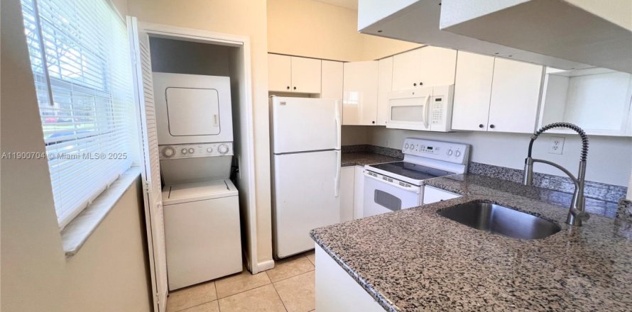 Condominio en Deerfield Beach, Florida, 3 dormitorios  № 1951981