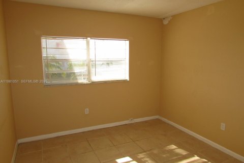 Снять в аренду кондоминиум в Пемброк-Парк, Флорида 2 спальни, 74.32м2, № 2050794 - фото 28