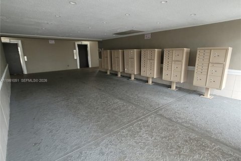 Снять в аренду кондоминиум в Пемброк-Парк, Флорида 2 спальни, 74.32м2, № 2050794 - фото 6