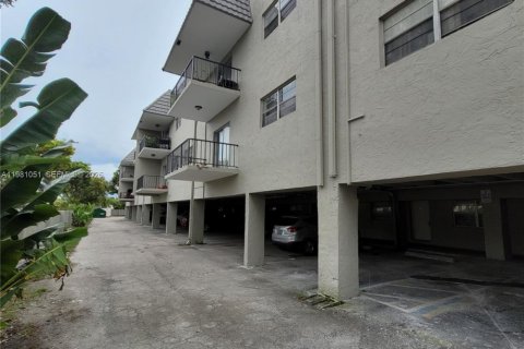 Снять в аренду кондоминиум в Пемброк-Парк, Флорида 2 спальни, 74.32м2, № 2050794 - фото 5