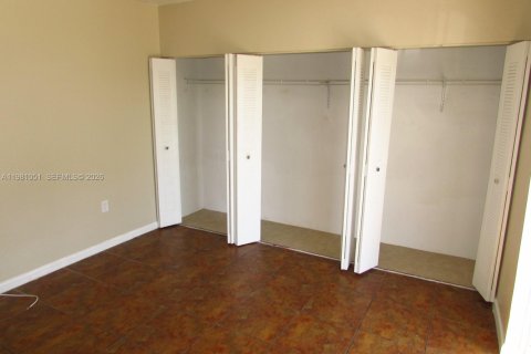 Снять в аренду кондоминиум в Пемброк-Парк, Флорида 2 спальни, 74.32м2, № 2050794 - фото 20