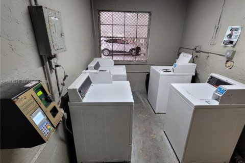 Снять в аренду кондоминиум в Пемброк-Парк, Флорида 2 спальни, 74.32м2, № 2050794 - фото 17