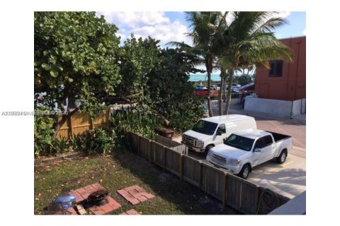 Apartment in Hollywood, Florida 2 bedrooms, 267.09 sq.m. № 1997436