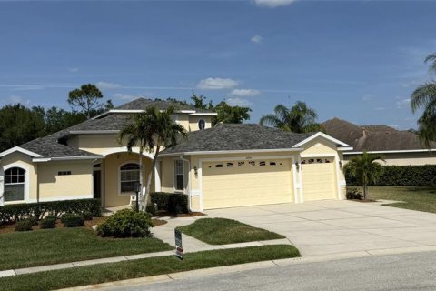 House in Lakewood Ranch, Florida 4 bedrooms, 246.75 sq.m. № 1782439 - photo 1