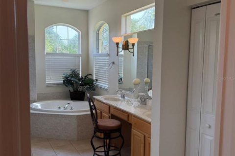House in Lakewood Ranch, Florida 4 bedrooms, 246.75 sq.m. № 1782439 - photo 17