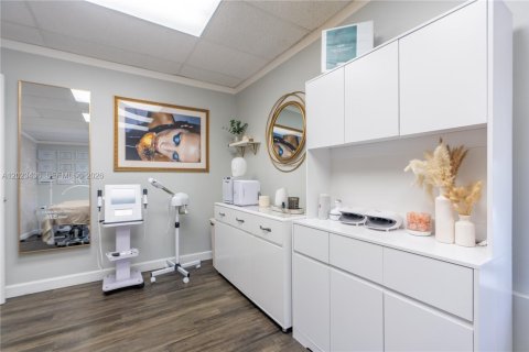 Propiedad comercial en venta en Hallandale Beach, Florida № 2087816 - foto 13