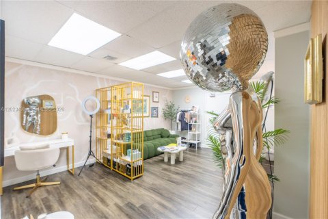 Propiedad comercial en venta en Hallandale Beach, Florida № 2087816 - foto 9