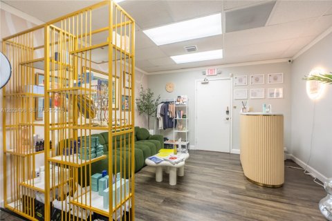 Propiedad comercial en venta en Hallandale Beach, Florida № 2087816 - foto 8