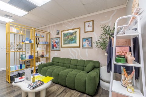 Propiedad comercial en venta en Hallandale Beach, Florida № 2087816 - foto 5