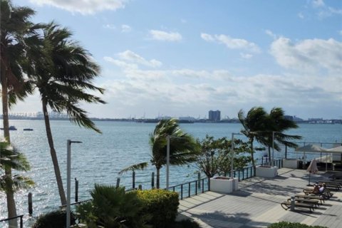 Condo in Miami, Florida, 2 bedrooms  № 1697870 - photo 9