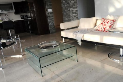 Condo in Miami, Florida, 2 bedrooms  № 1697870 - photo 14