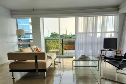 Condo in Miami, Florida, 2 bedrooms  № 1697870 - photo 17