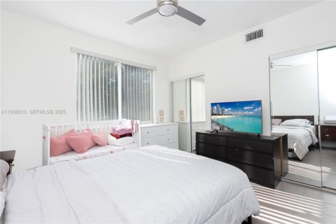 Townhouse in Tamarac, Florida 2 bedrooms, 103.12 sq.m. № 1994322 - photo 20