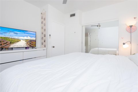 Townhouse in Tamarac, Florida 2 bedrooms, 103.12 sq.m. № 1994322 - photo 19