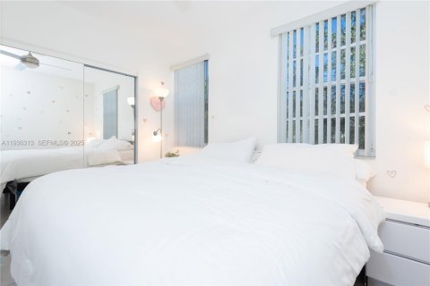 Townhouse in Tamarac, Florida 2 bedrooms, 103.12 sq.m. № 1994322 - photo 18