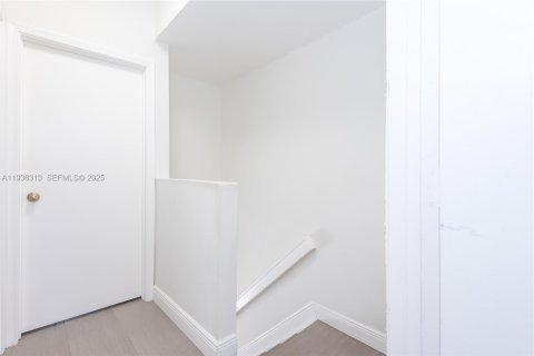 Townhouse in Tamarac, Florida 2 bedrooms, 103.12 sq.m. № 1994322 - photo 12