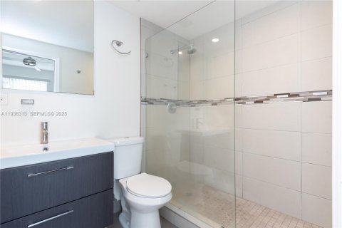 Townhouse in Tamarac, Florida 2 bedrooms, 103.12 sq.m. № 1994322 - photo 15