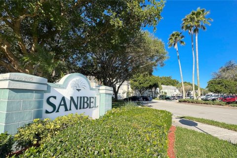 Townhouse in Tamarac, Florida 2 bedrooms, 103.12 sq.m. № 1994322 - photo 23