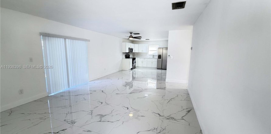 Villa ou maison à Hallandale Beach, Floride 2 chambres, 246.28 m2 № 1996427