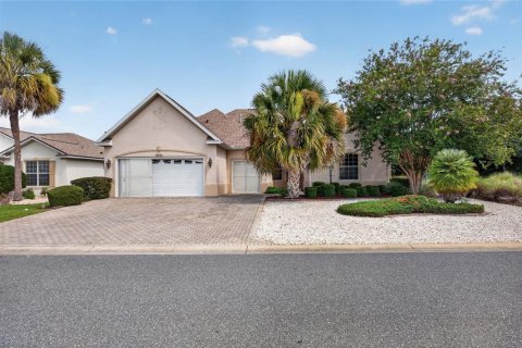 House in Ocala, Florida 3 bedrooms, 200.76 sq.m. № 2150239