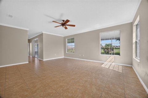 House in Ocala, Florida 3 bedrooms, 200.76 sq.m. № 2150239 - photo 8