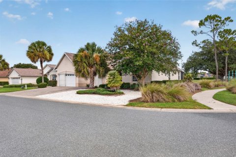 House in Ocala, Florida 3 bedrooms, 200.76 sq.m. № 2150239 - photo 2