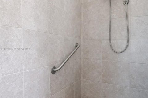 Townhouse in South Daytona, Florida 3 bedrooms, 136.38 sq.m. № 1999095 - photo 17