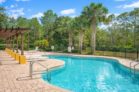 Townhouse in South Daytona, Florida 3 bedrooms, 136.38 sq.m. № 1999095 - photo 3